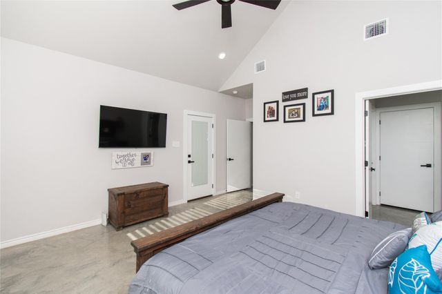 635 County Road 101, Rogers, TX 76569