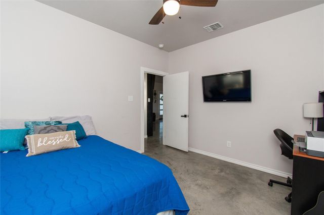 635 County Road 101, Rogers, TX 76569