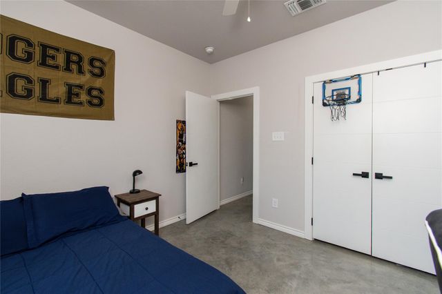 635 County Road 101, Rogers, TX 76569