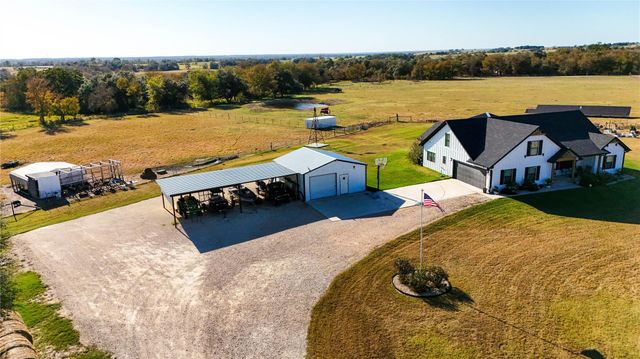 635 County Road 101, Rogers, TX 76569