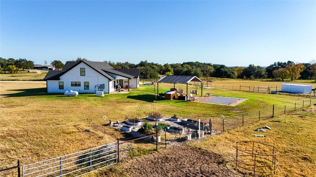 635 County Road 101, Rogers, TX 76569