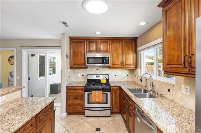 827 Bayberry Ct., San Marcos, CA 92069