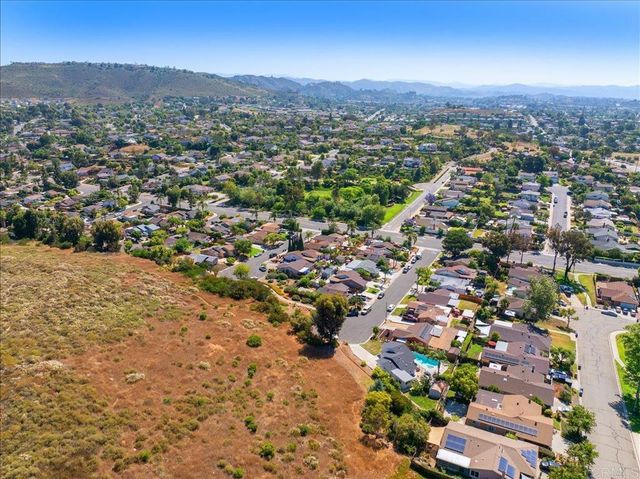 827 Bayberry Ct., San Marcos, CA 92069