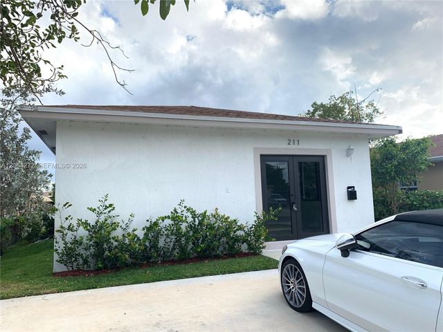 211 NW 7th Ct A, Hallandale Beach, FL 33009