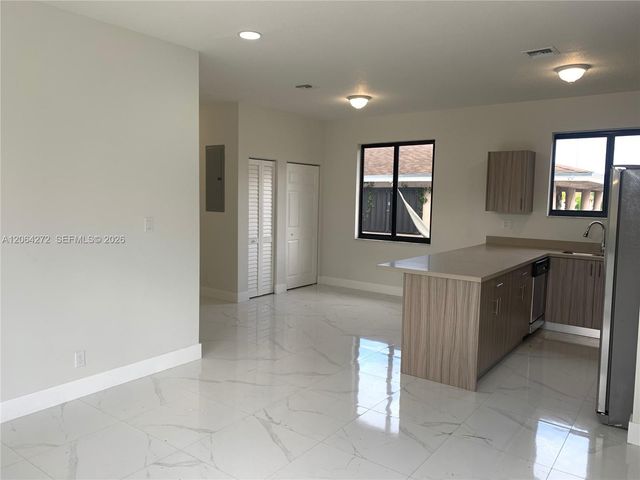 211 NW 7th Ct A, Hallandale Beach, FL 33009