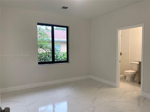211 NW 7th Ct A, Hallandale Beach, FL 33009