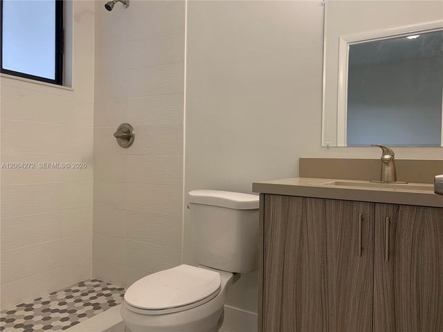 211 NW 7th Ct A, Hallandale Beach, FL 33009