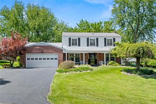 1530 King John Dr, Franklin Park, PA 15237