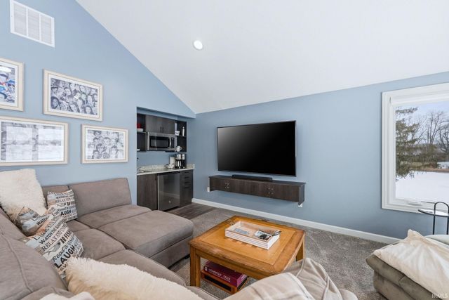 1255 Lane 280 Hamilton Lake, Hamilton, IN 46742