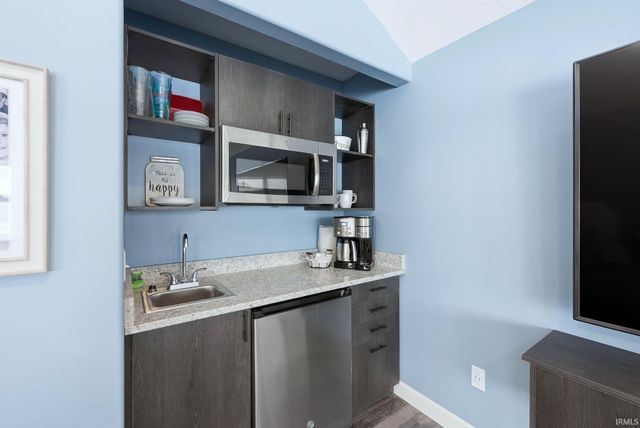 1255 Lane 280 Hamilton Lake, Hamilton, IN 46742