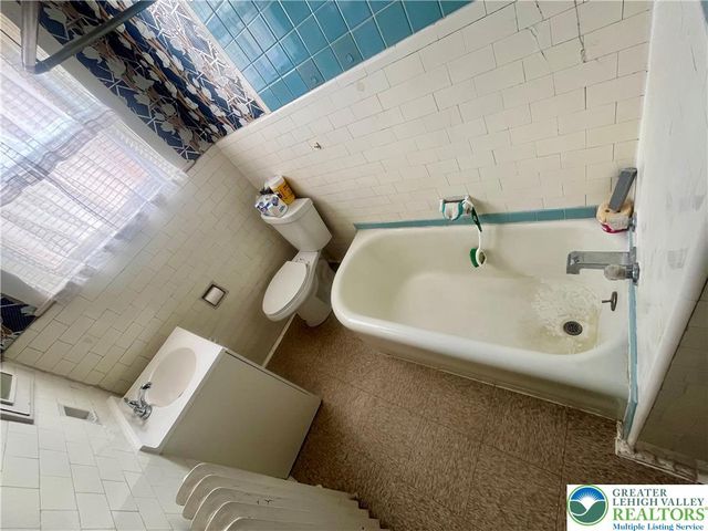 323 16th Street 2, Allentown City, PA 18102