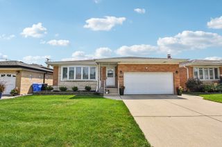 4665 N Forestview Avenue, Chicago, IL 60656