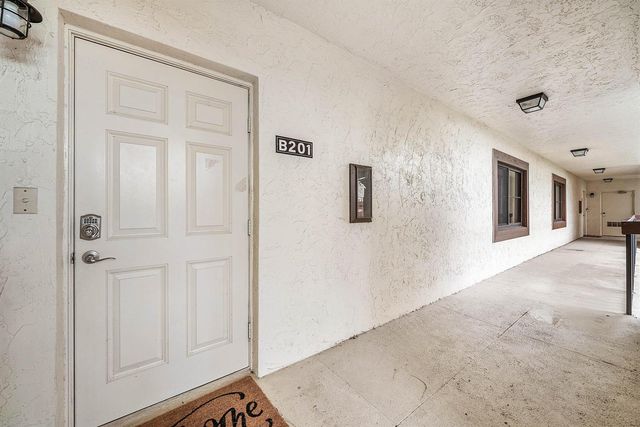13388 POLO Road W 0201, Wellington, FL 33414