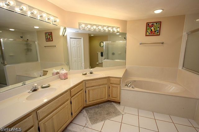 8437 Abbington CIR 612, Naples, FL 34108