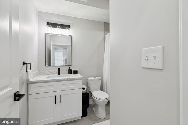 36 EVERGREEN LN, Phoenixville, PA 19460