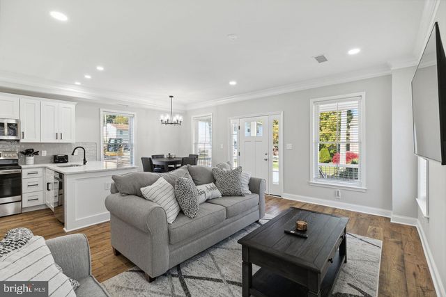 36 EVERGREEN LN, Phoenixville, PA 19460