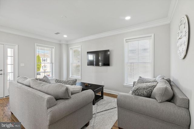 36 EVERGREEN LN, Phoenixville, PA 19460