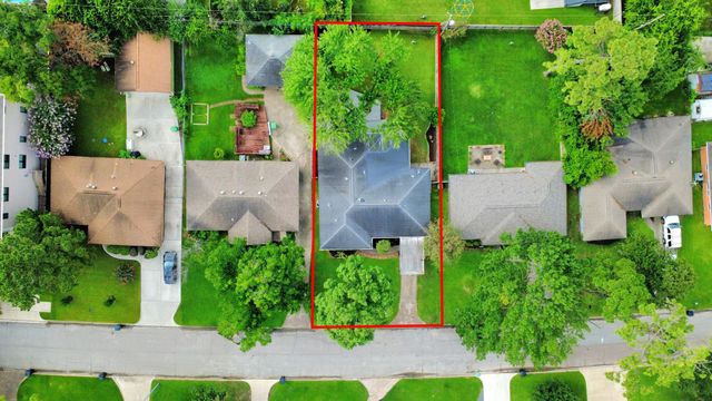 2215 Gardenia Drive, Houston, TX 77018