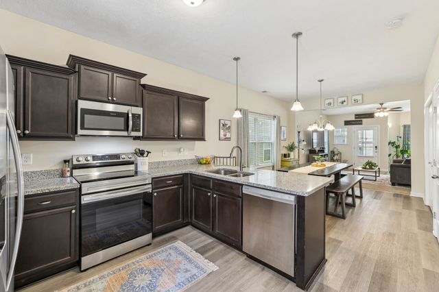 426 Rick McCormick Dr, La Vergne, TN 37086