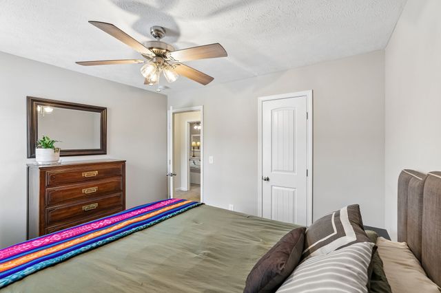 426 Rick McCormick Dr, La Vergne, TN 37086
