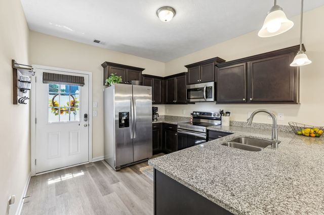 426 Rick McCormick Dr, La Vergne, TN 37086