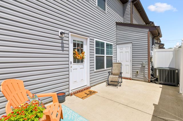 426 Rick McCormick Dr, La Vergne, TN 37086