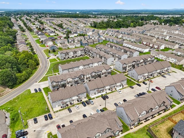 426 Rick McCormick Dr, La Vergne, TN 37086
