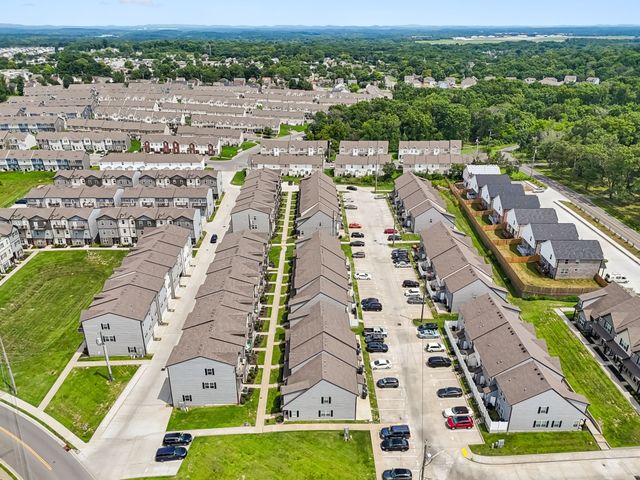 426 Rick McCormick Dr, La Vergne, TN 37086