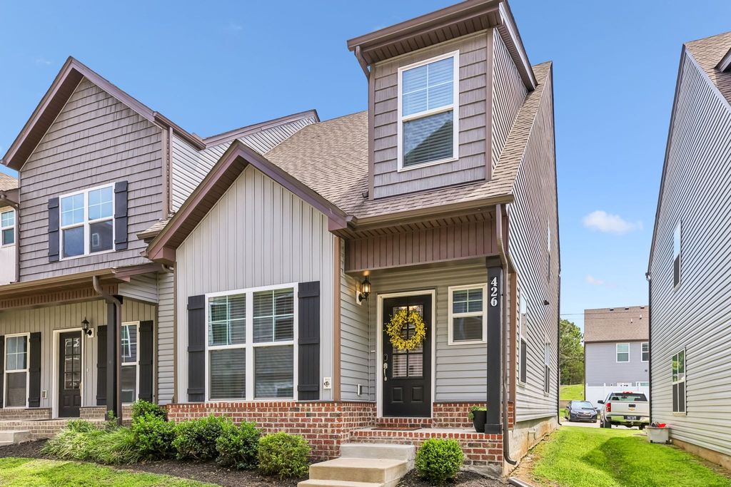 426 Rick McCormick Dr, La Vergne, TN 37086