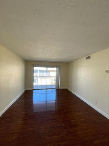 1501 Crescent Circle A6, Lake Park, FL 33403