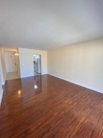 1501 Crescent Circle A6, Lake Park, FL 33403