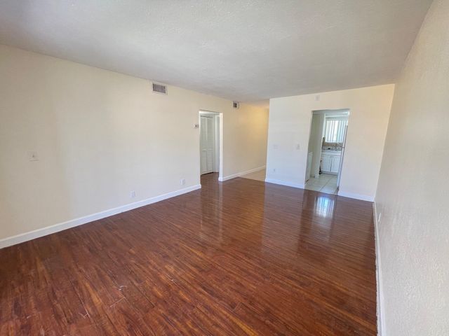 1501 Crescent Circle A6, Lake Park, FL 33403