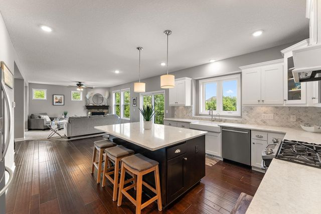 7616 103rd Avenue N, Brooklyn Park, MN 55445