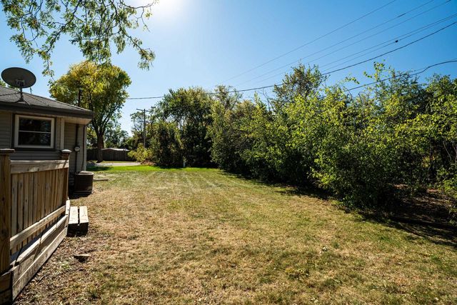 8105 N 105th STREET, Milwaukee, WI 53224