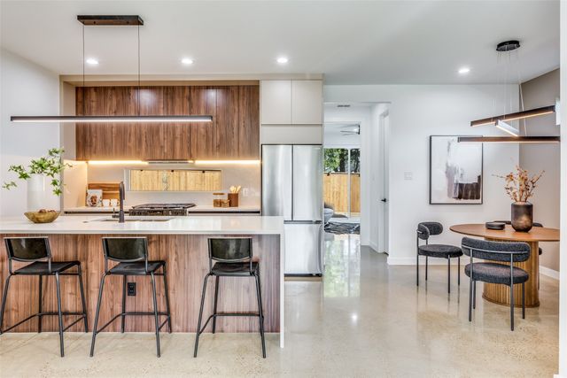 1439 E Louisiana Avenue, Dallas, TX 75216