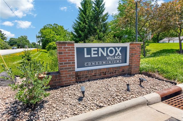 3324 Lenox Village Drive 222, Fairlawn, OH 44333