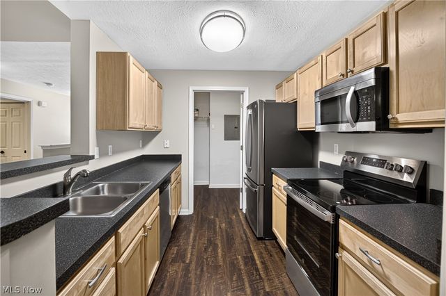 3324 Lenox Village Drive 222, Fairlawn, OH 44333