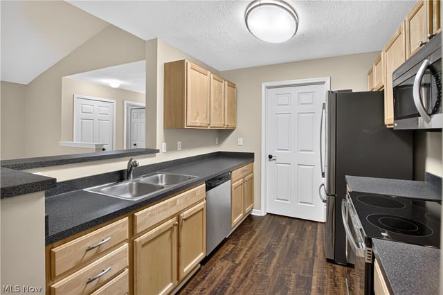3324 Lenox Village Drive 222, Fairlawn, OH 44333
