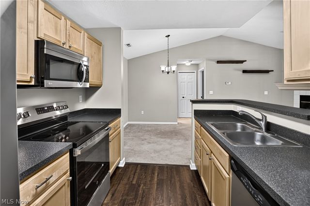 3324 Lenox Village Drive 222, Fairlawn, OH 44333