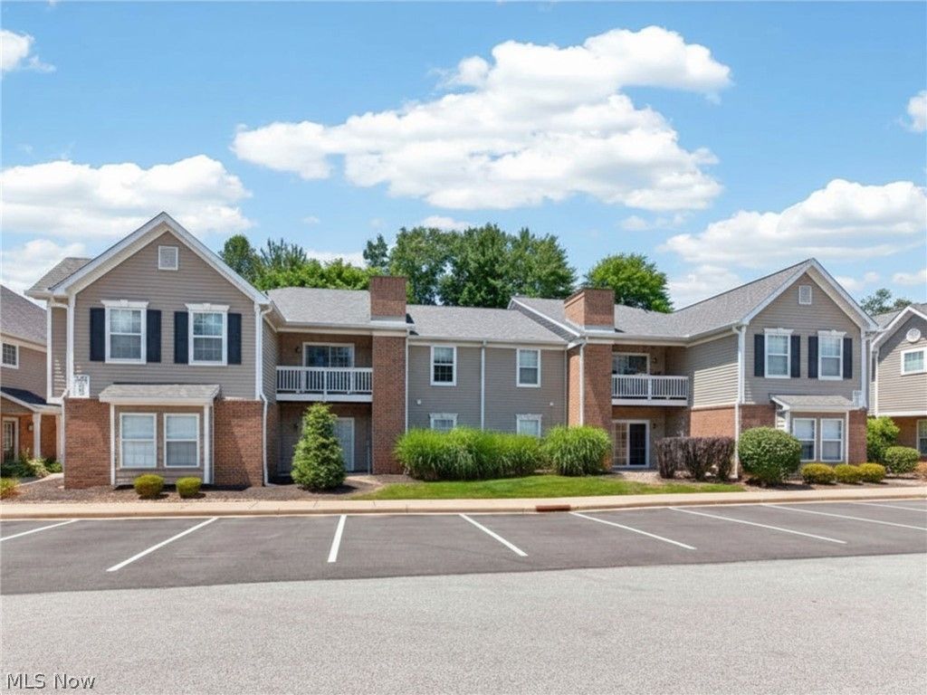 3324 Lenox Village Drive 222, Fairlawn, OH 44333
