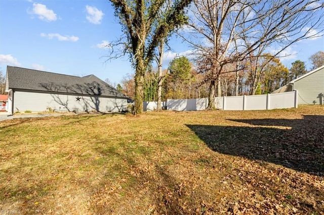 143 Lambeth Road, Thomasville, NC 27360