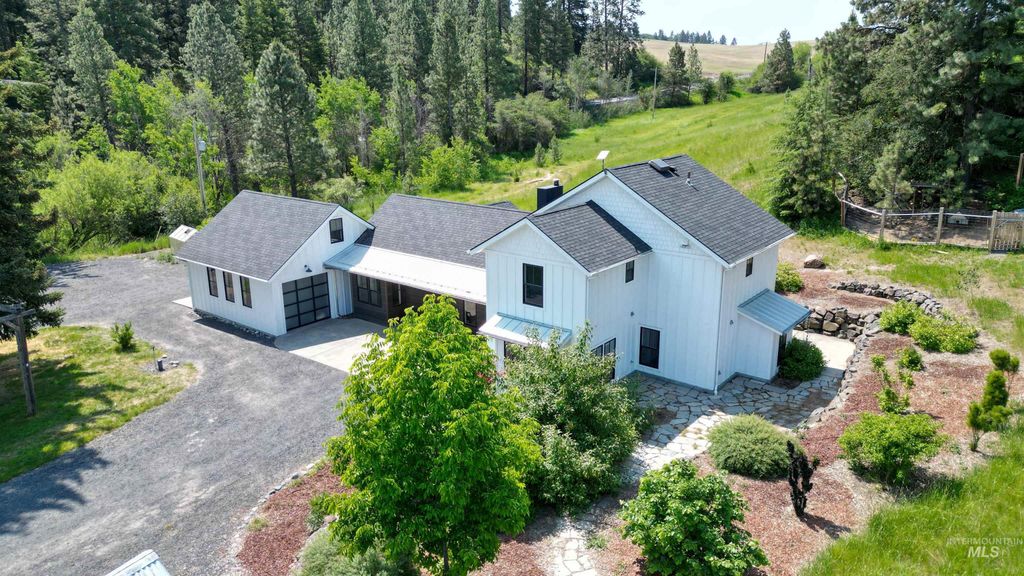 1755 Genesee Troy Rd, Moscow, ID 83843