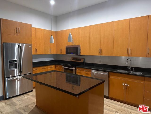 3223 W 6th Street 205, Los Angeles, CA 90020