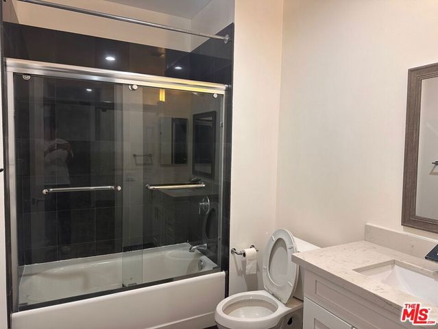3223 W 6th Street 205, Los Angeles, CA 90020