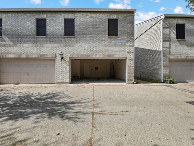 17641 Red Oak Drive 641, Houston, TX 77090