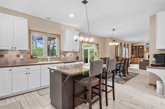 14217 Footbridge Way, Apple Valley, MN 55124