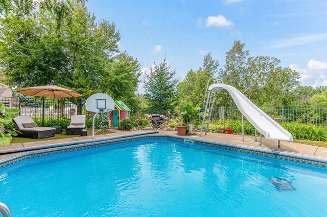 14217 Footbridge Way, Apple Valley, MN 55124