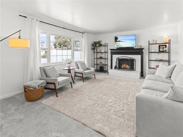 17102 Kampen Lane, Huntington Beach, CA 92647