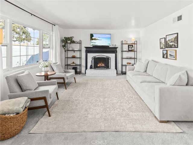 17102 Kampen Lane, Huntington Beach, CA 92647