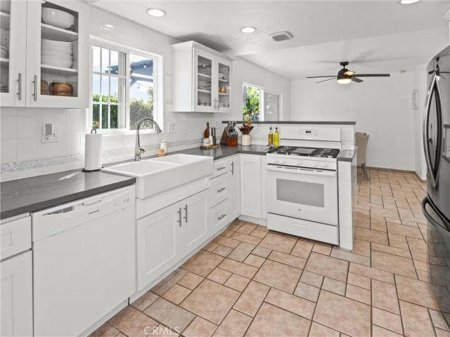 17102 Kampen Lane, Huntington Beach, CA 92647